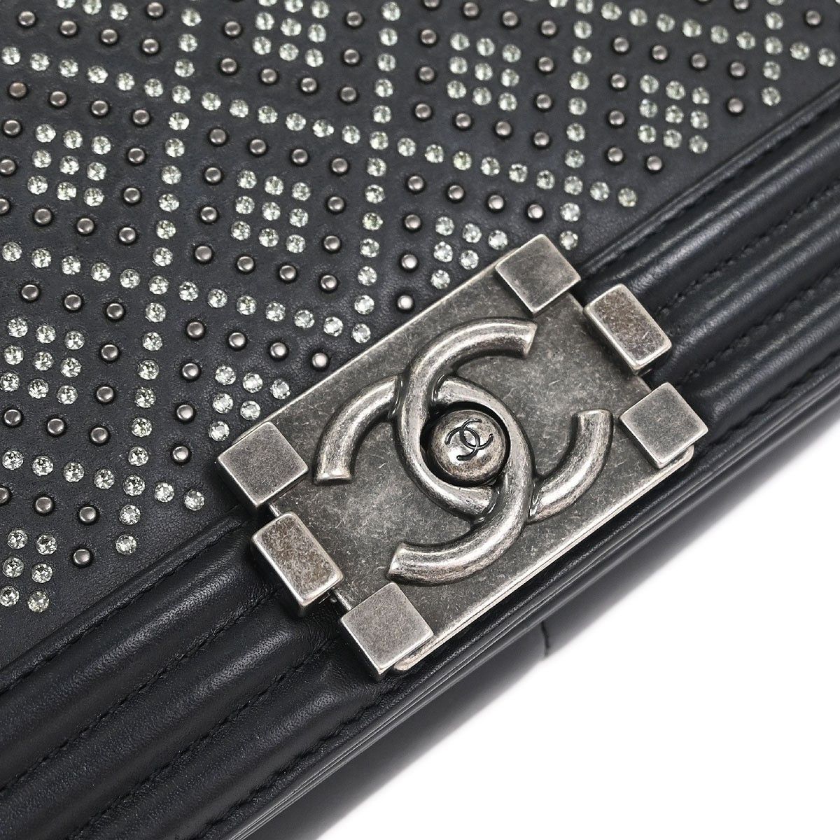 Chanel Chanel Boy Flap Bag Quilted Perforated Lambskin Size ONE SIZE - 7 Thumbnail