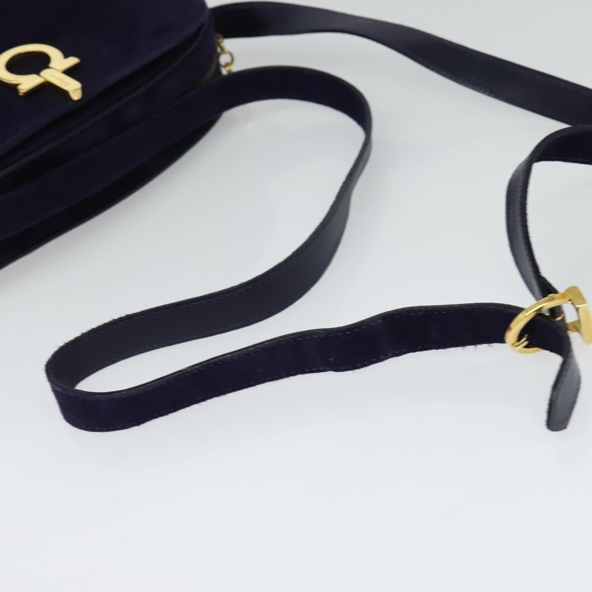 Salvatore Ferragamo Salvatore Ferragamo Gancini Shoulder Bag Suede Size ONE SIZE - 7 Thumbnail