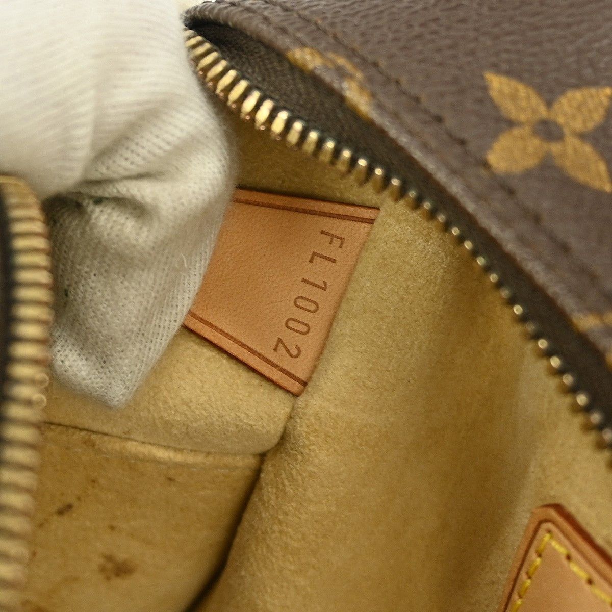 Louis Vuitton Louis Vuitton Cite Handbag Monogram Canvas Size ONE SIZE - 4 Thumbnail