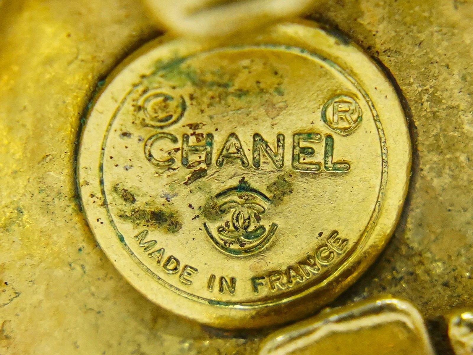 Chanel Chanel Vintage Round CC Clip-On Earrings Metal Size ONE SIZE - 4 Thumbnail