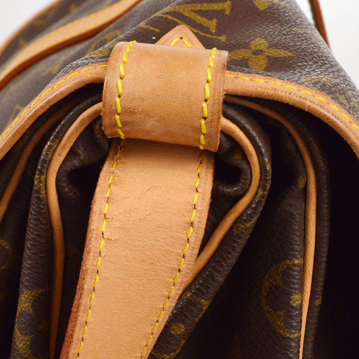 Louis Vuitton Louis Vuitton Saumur Handbag Monogram Canvas Size ONE SIZE - 8 Thumbnail