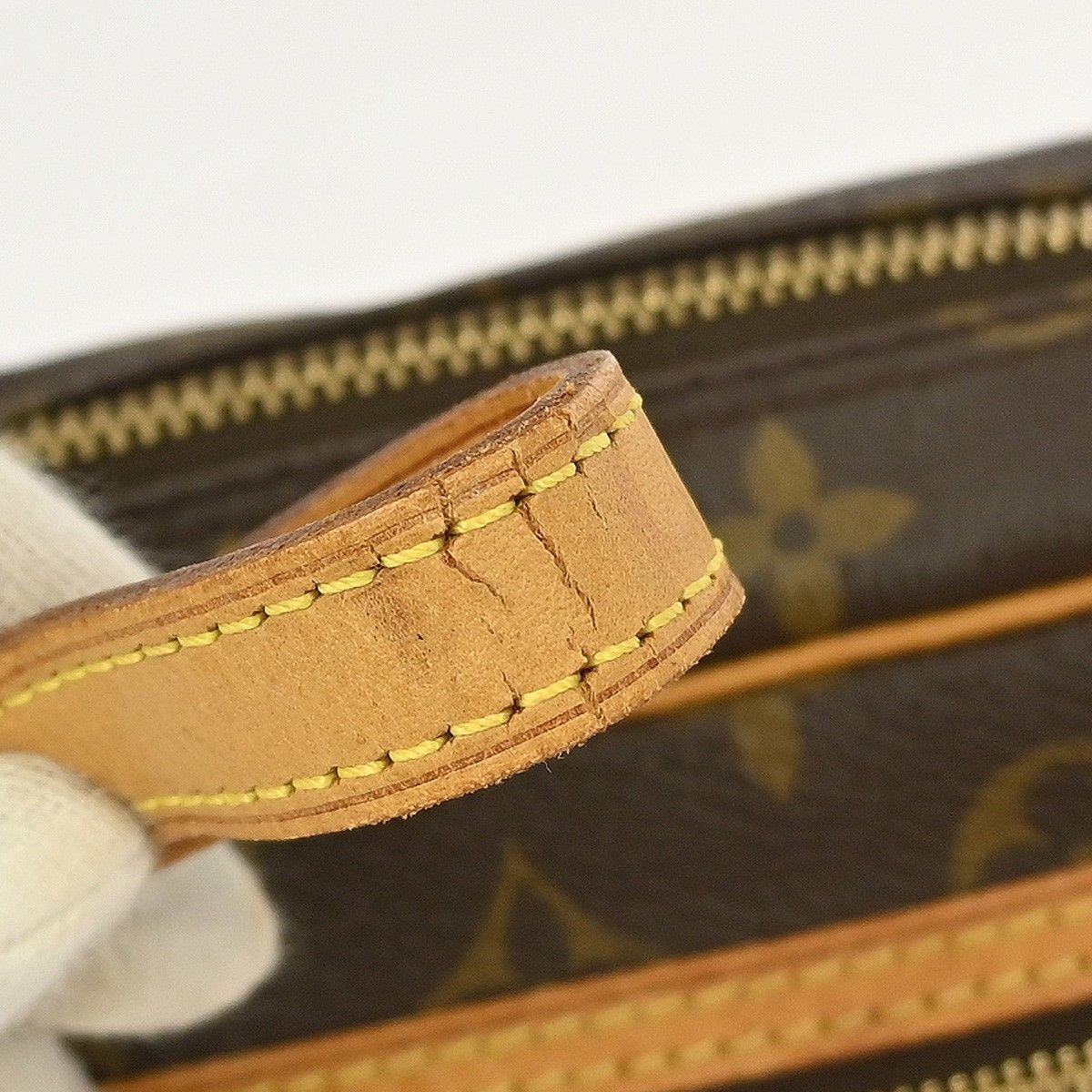 Louis Vuitton Louis Vuitton Cite Pochette Monogram Canvas Size ONE SIZE - 5 Thumbnail