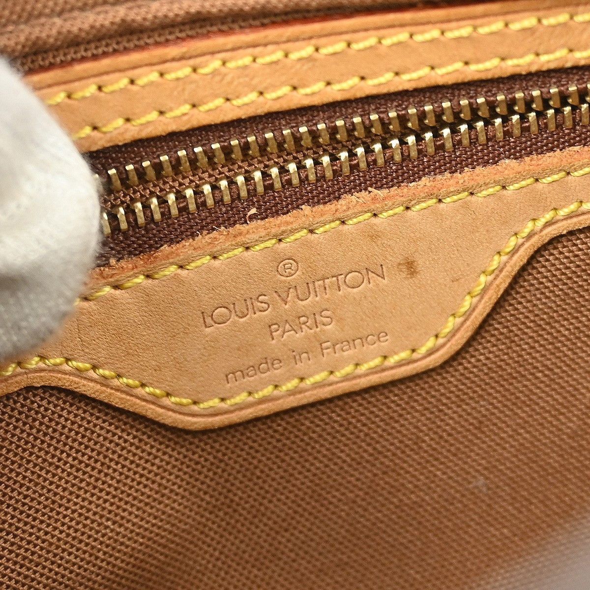 Louis Vuitton Louis Vuitton Trotteur Handbag Monogram Canvas Size ONE SIZE - 4 Thumbnail