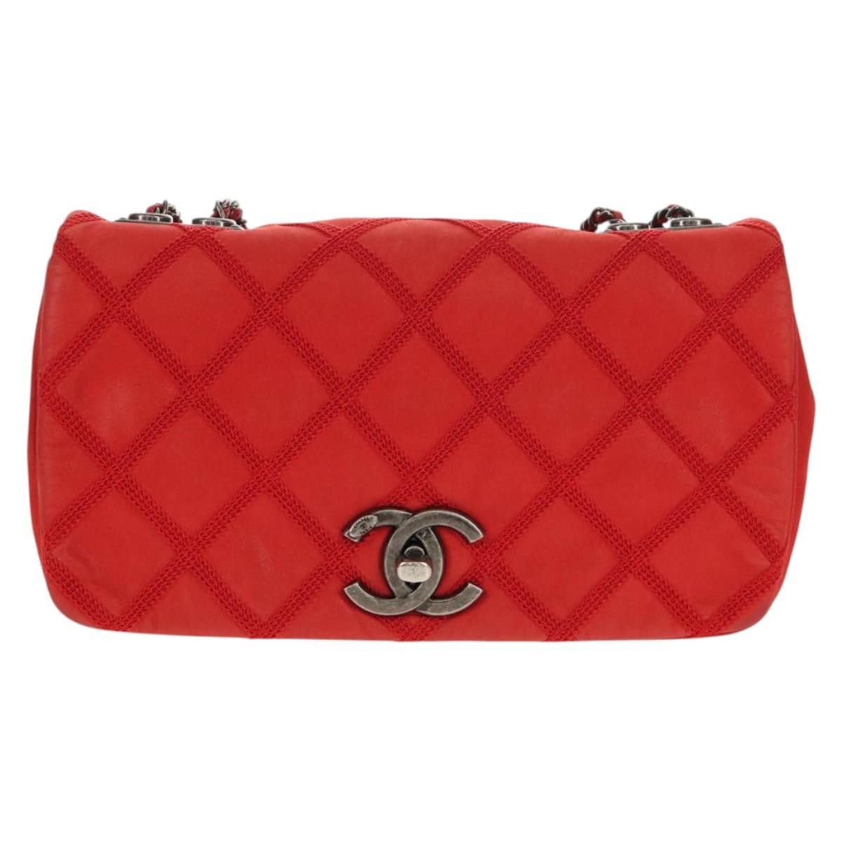 Chanel Chanel Diamond Stitch Chain Flap Bag Quilted Iridescent Calfskin Size ONE SIZE - 23 Thumbnail