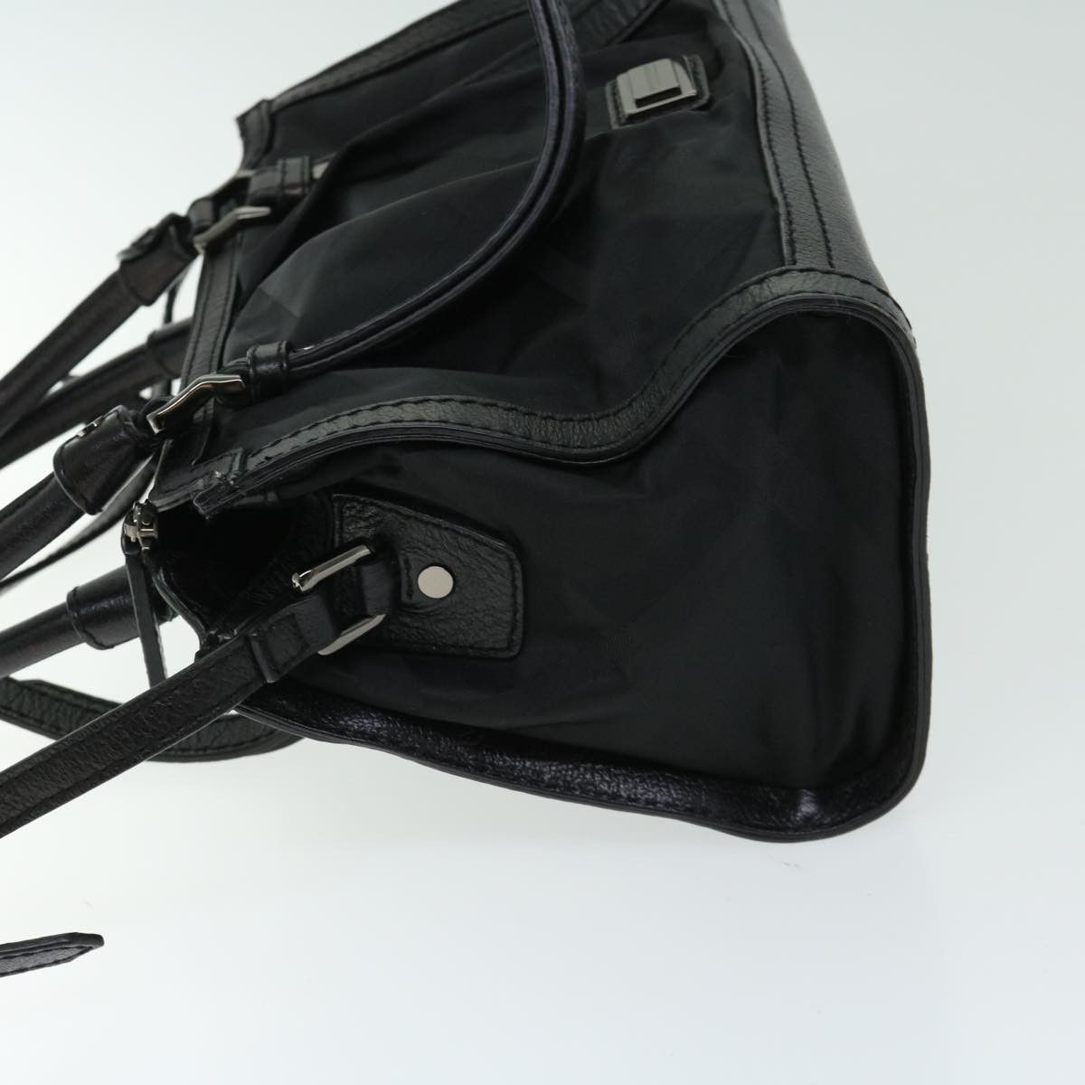 Burberry Burberry Vintage Handbag Nylon Size ONE SIZE - 4 Thumbnail