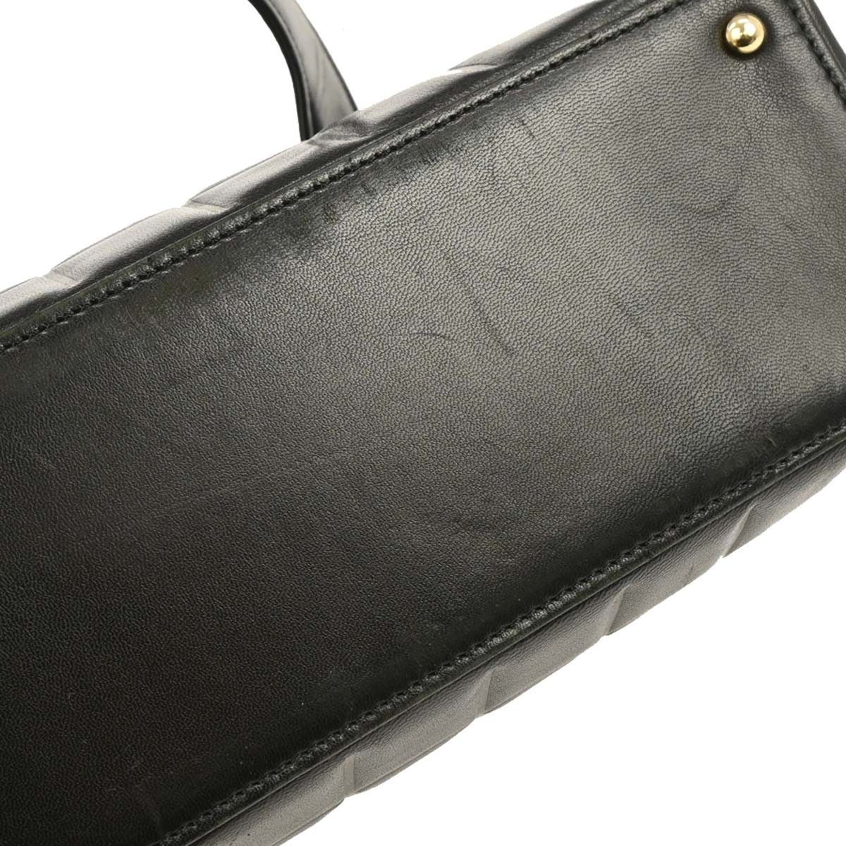 Chanel Chanel Chocolate Bar CC Tote Quilted Leather Size ONE SIZE - 3 Thumbnail