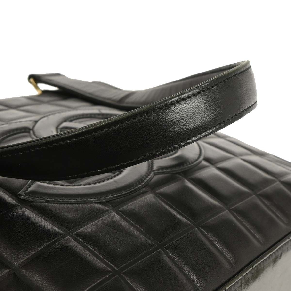 Chanel Chanel Chocolate Bar CC Tote Quilted Leather Size ONE SIZE - 4 Thumbnail
