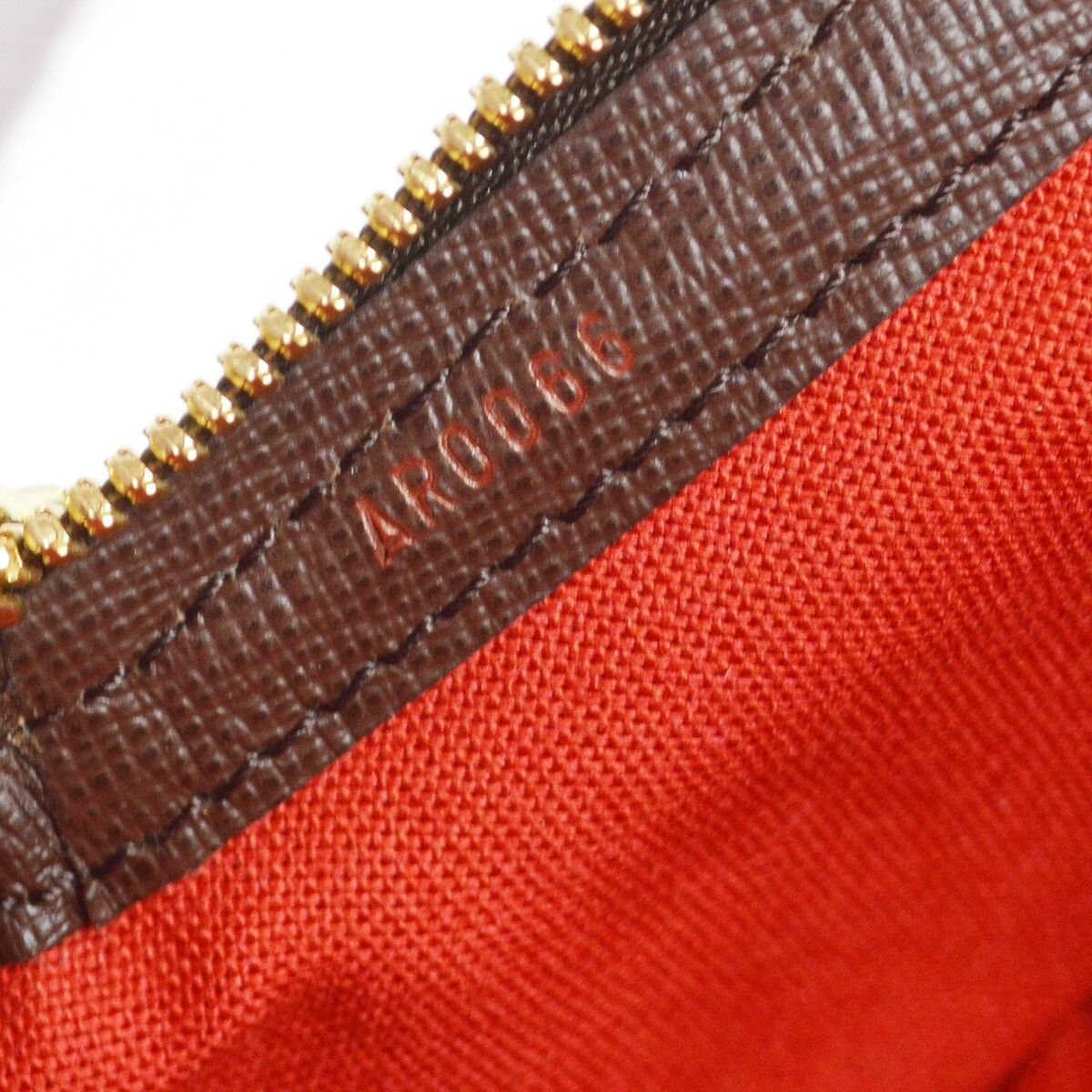 Louis Vuitton Louis Vuitton Belem Handbag Damier Size ONE SIZE - 4 Thumbnail