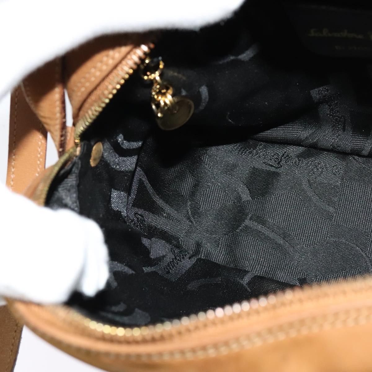 Salvatore Ferragamo Salvatore Ferragamo Vala Shoulder Bag Suede Size ONE SIZE - 19 Thumbnail