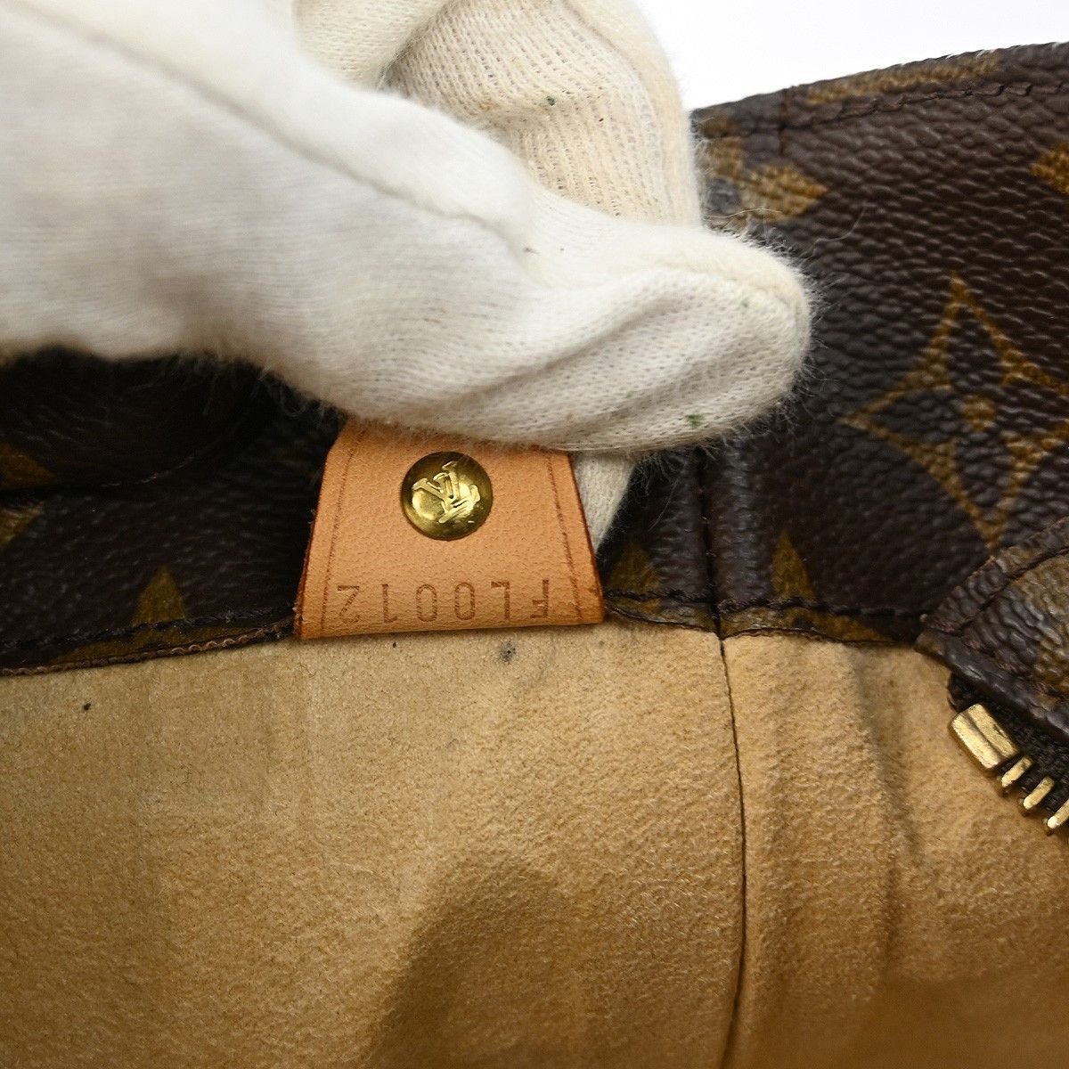Louis Vuitton Louis Vuitton Luco Handbag Monogram Canvas Size ONE SIZE - 5 Thumbnail