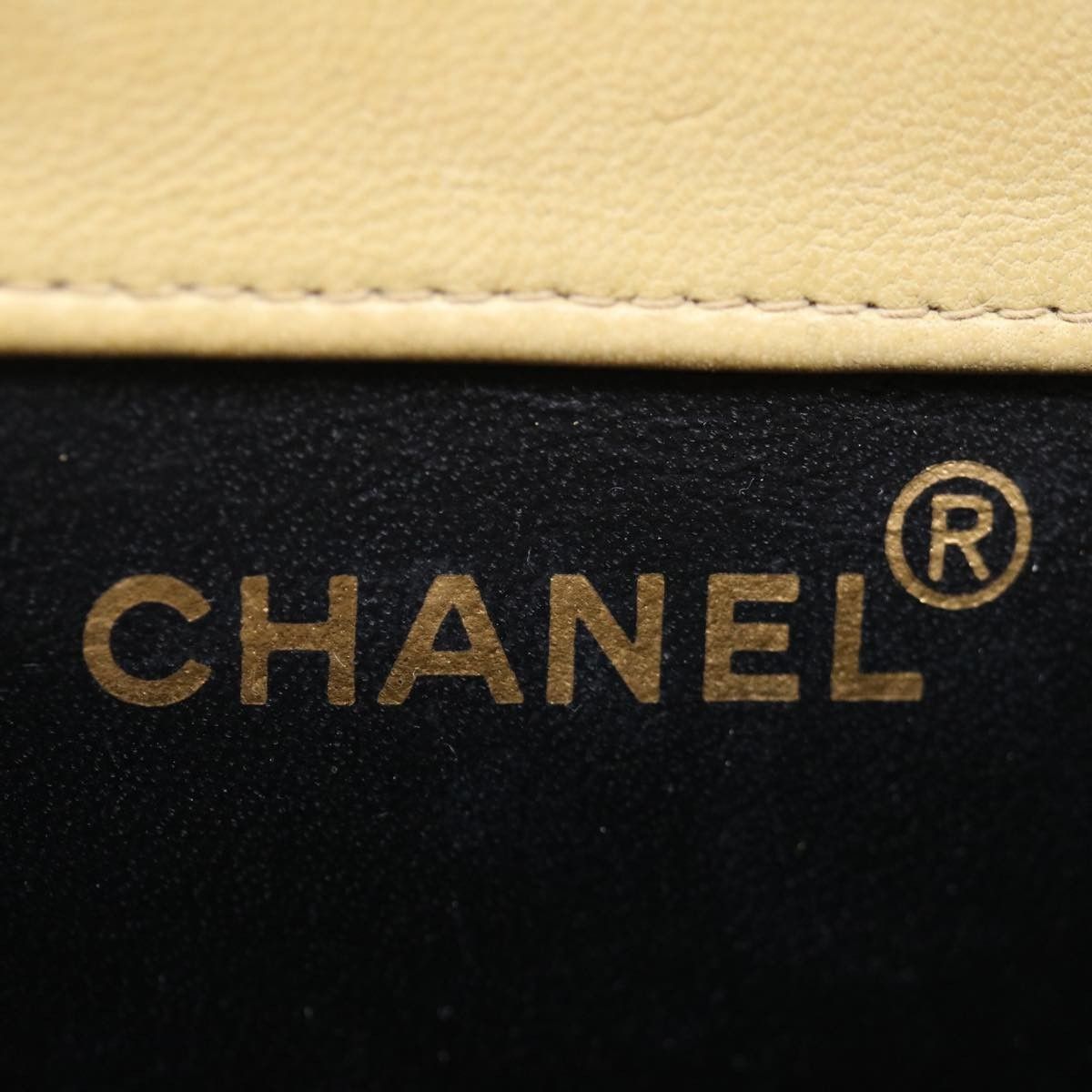 Chanel Chanel Vintage Button Waist Bag Quilted Lambskin Size ONE SIZE - 6 Thumbnail