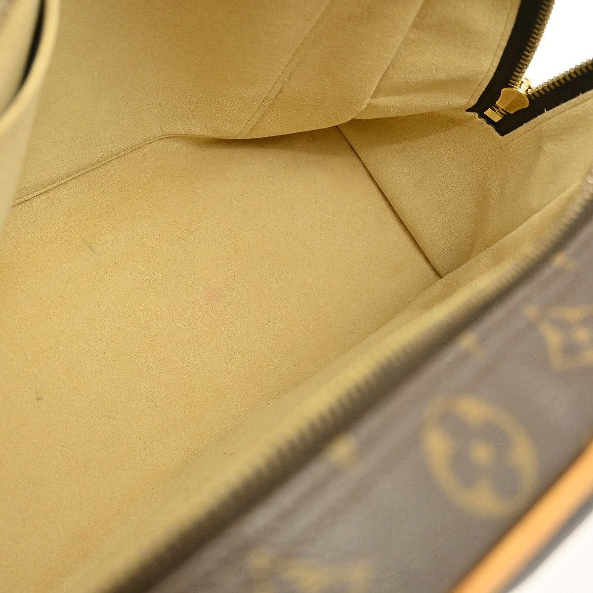 Louis Vuitton Louis Vuitton Manhattan Handbag Monogram Canvas Size ONE SIZE - 3 Thumbnail