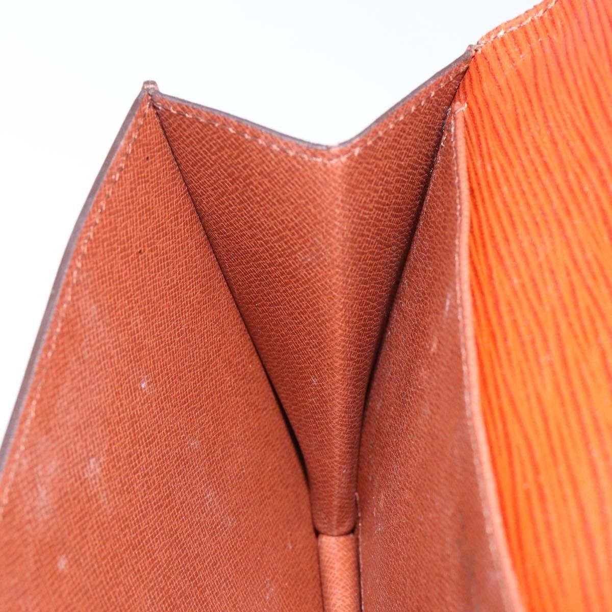 Louis Vuitton Louis Vuitton Vintage Montaigne Clutch Epi Leather Size ONE SIZE - 16 Thumbnail
