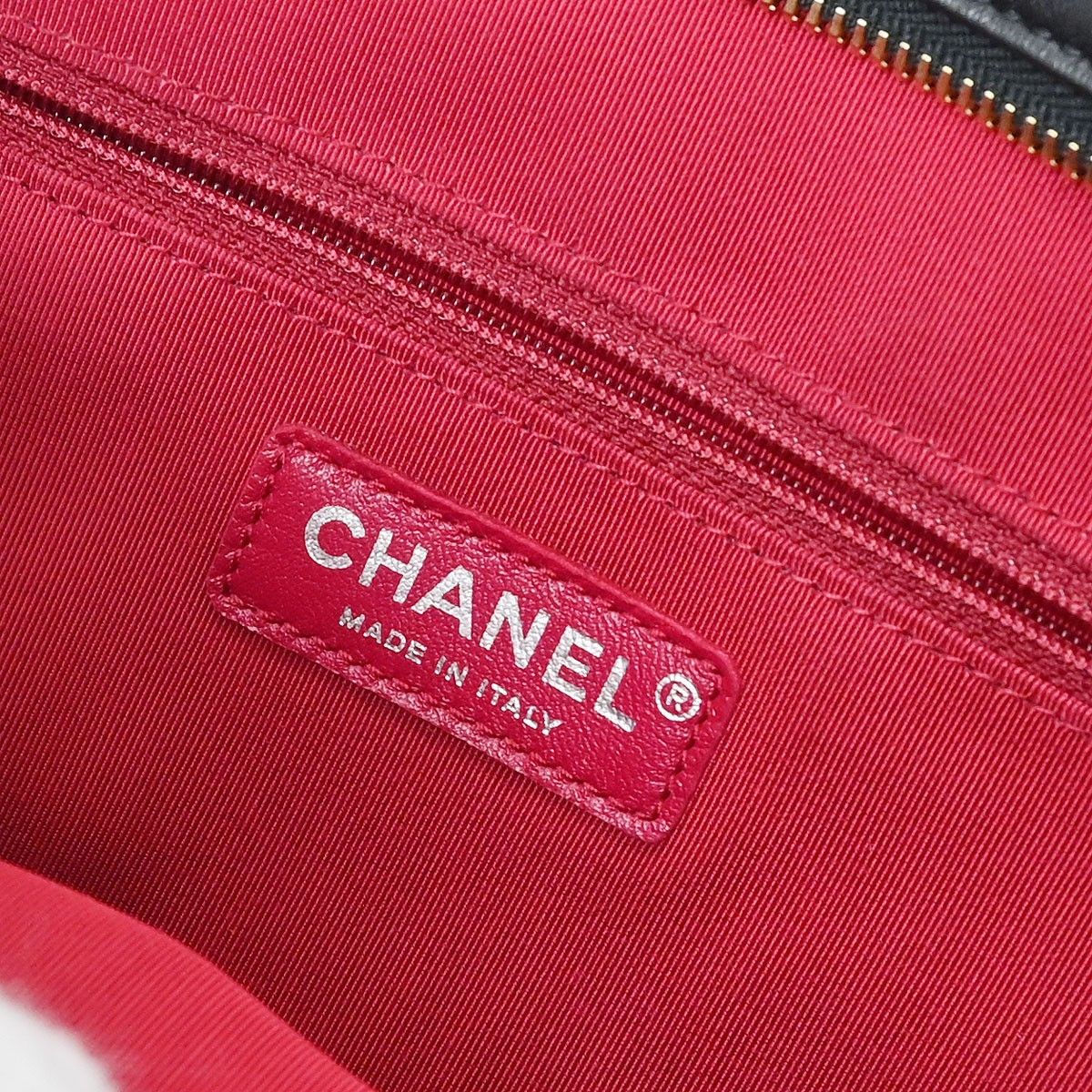Chanel Chanel Gabrielle Shopping Tote Quilted Calfskin Size ONE SIZE - 4 Thumbnail