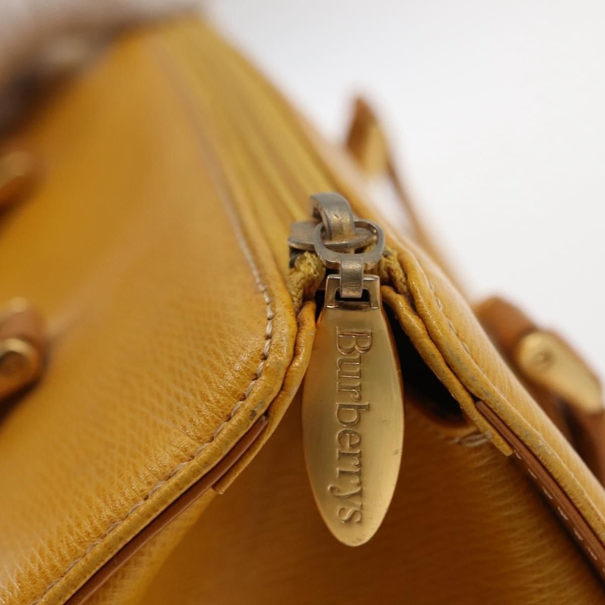 Burberry Burberry Vintage Handbag Leather Size ONE SIZE - 12 Thumbnail