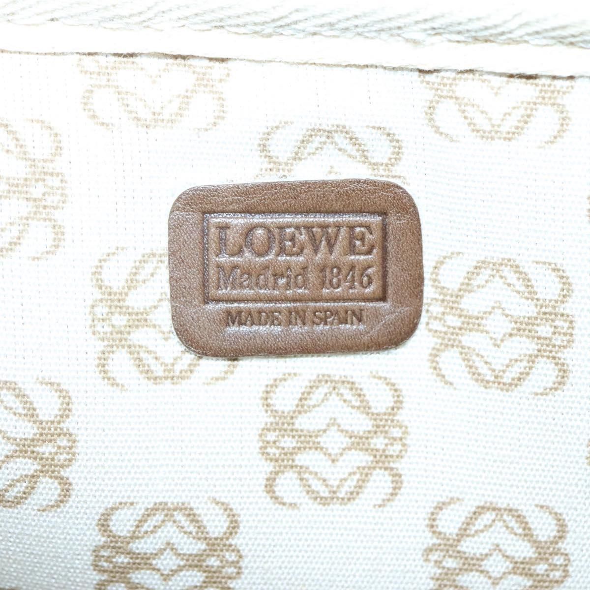 Loewe Loewe Anagram Clutch Bag Leather Size ONE SIZE - 6 Thumbnail