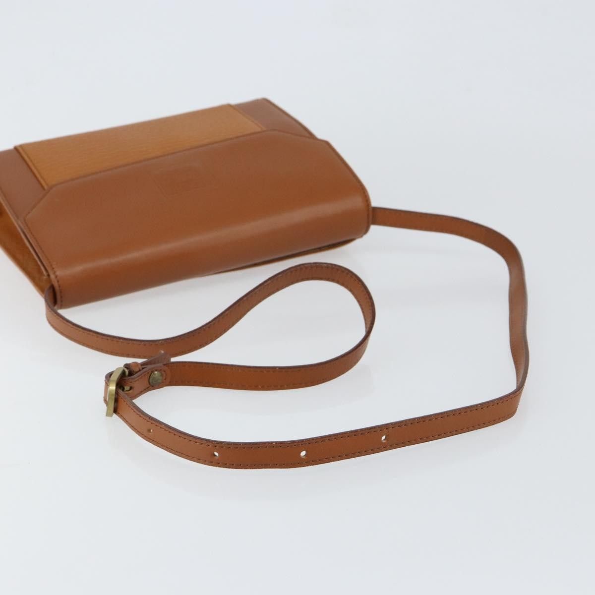 Burberry Burberry Vintage Shoulder Bag Leather Size ONE SIZE - 7 Thumbnail