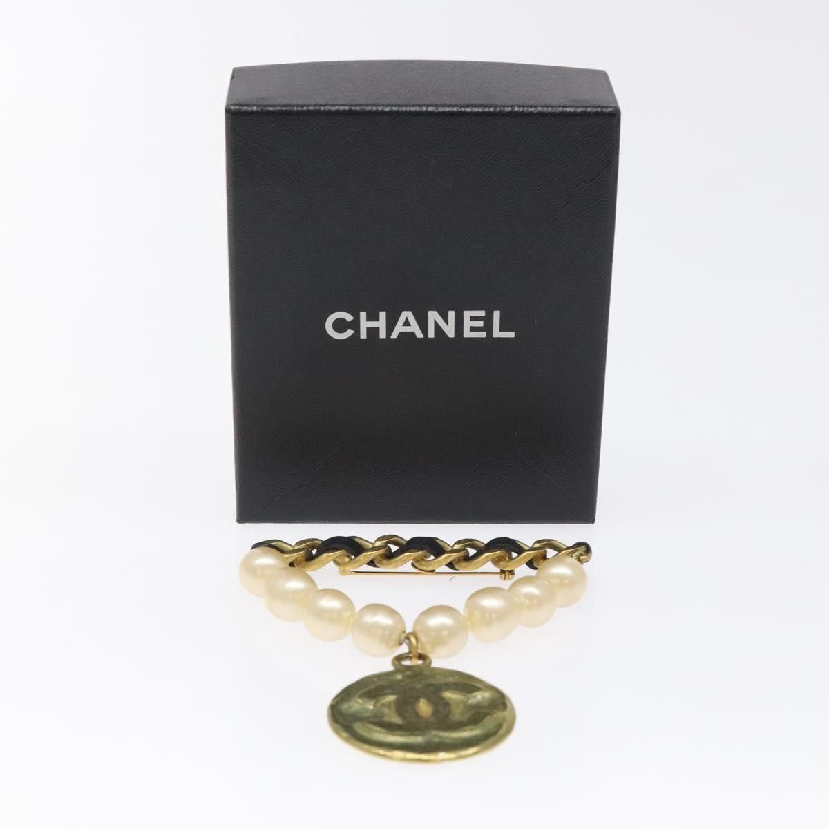 Chanel Chanel Vintage Round CC Brooch Textured Metal Size ONE SIZE - 8 Thumbnail
