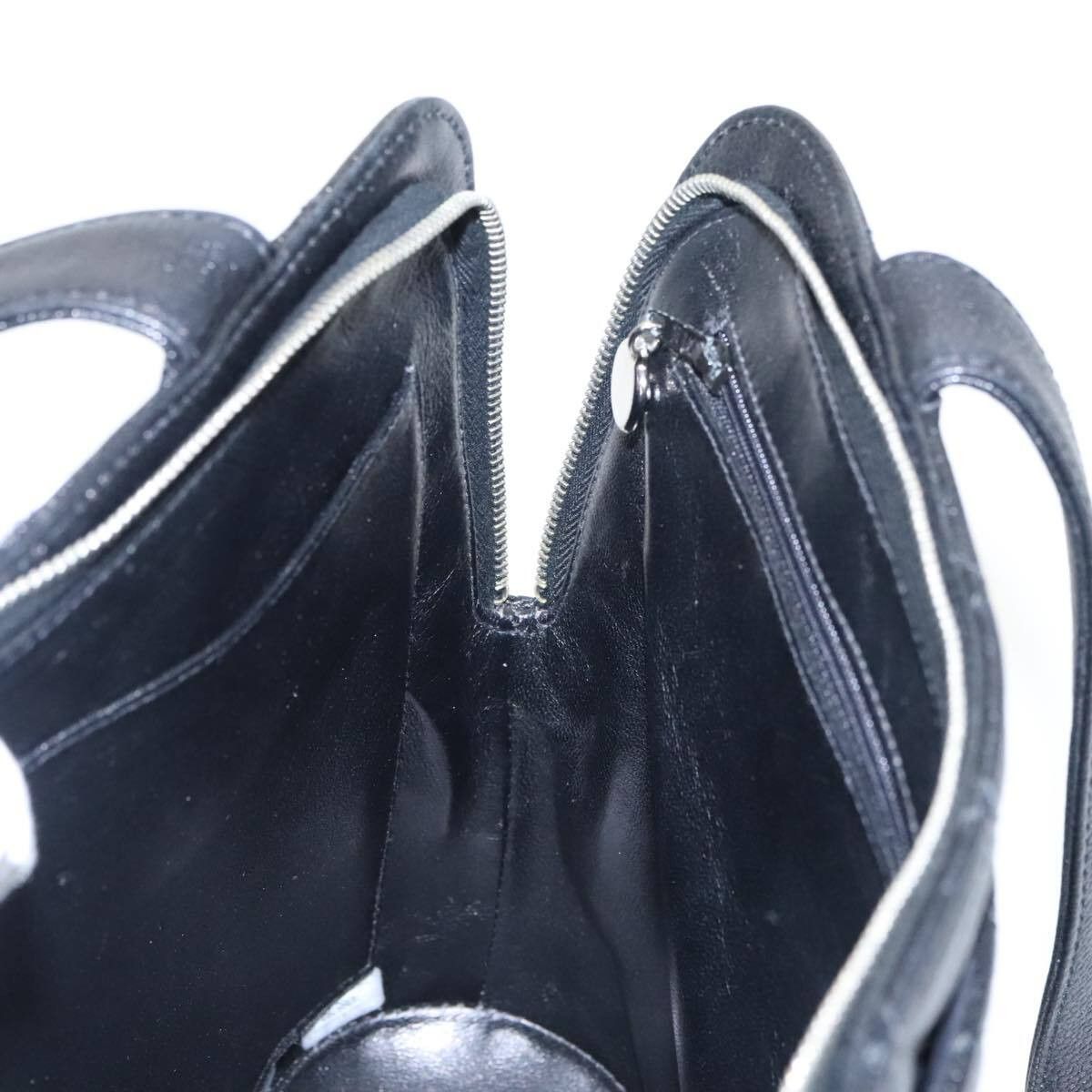 Chanel Chanel Vintage CC Zip Around Shoulder Bag Quilted Caviar Size ONE SIZE - 21 Thumbnail