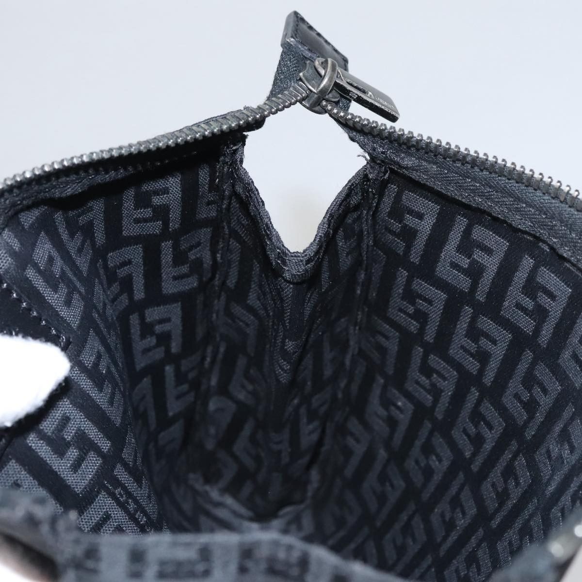 Fendi Fendi FF Logo Pouch Canvas Size ONE SIZE - 18 Thumbnail