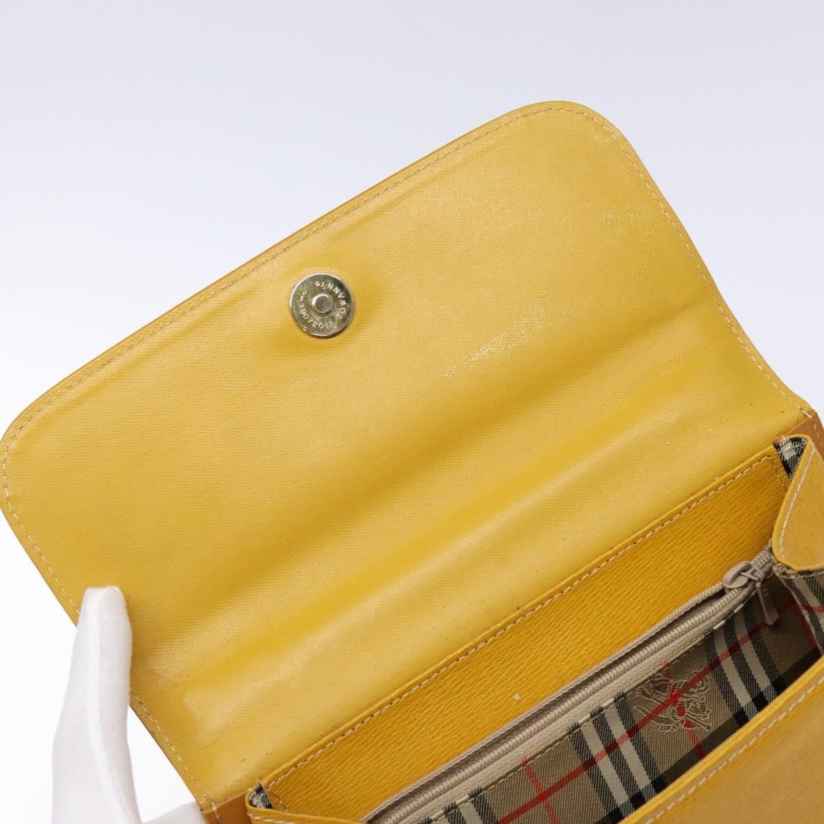 Burberry Burberry Vintage Handbag Leather Size ONE SIZE - 12 Thumbnail