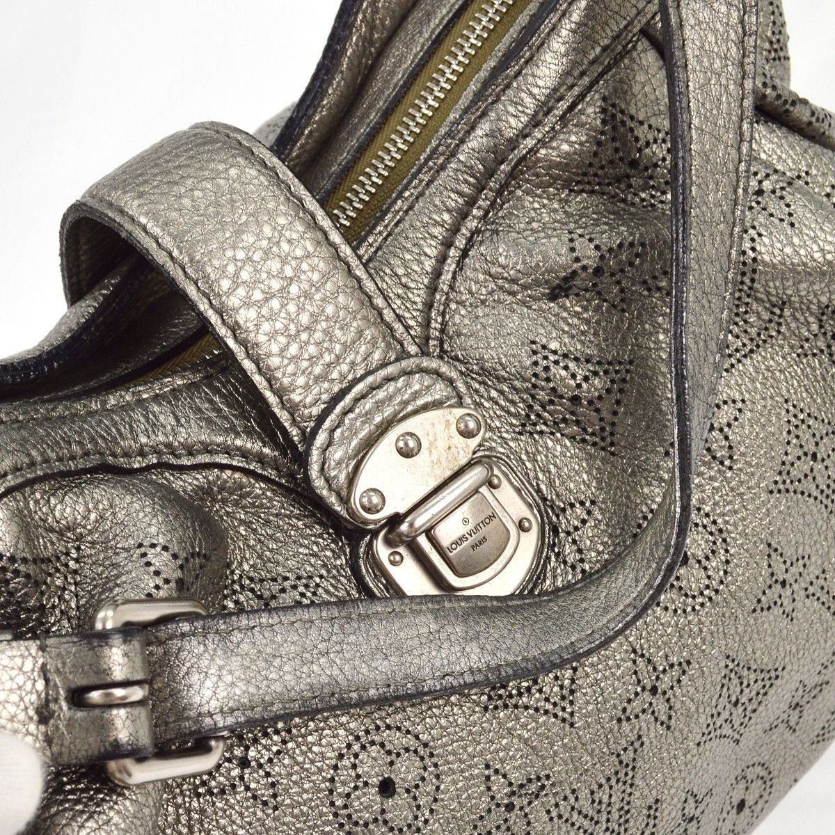 Louis Vuitton Louis Vuitton XS Crossbody Bag Mahina Leather Size ONE SIZE - 8 Thumbnail