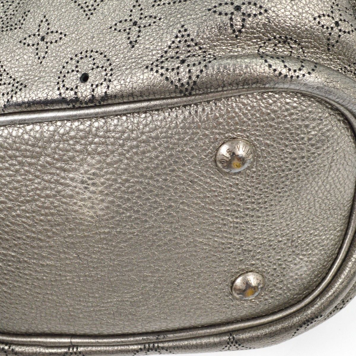 Louis Vuitton Louis Vuitton XS Crossbody Bag Mahina Leather Size ONE SIZE - 7 Thumbnail