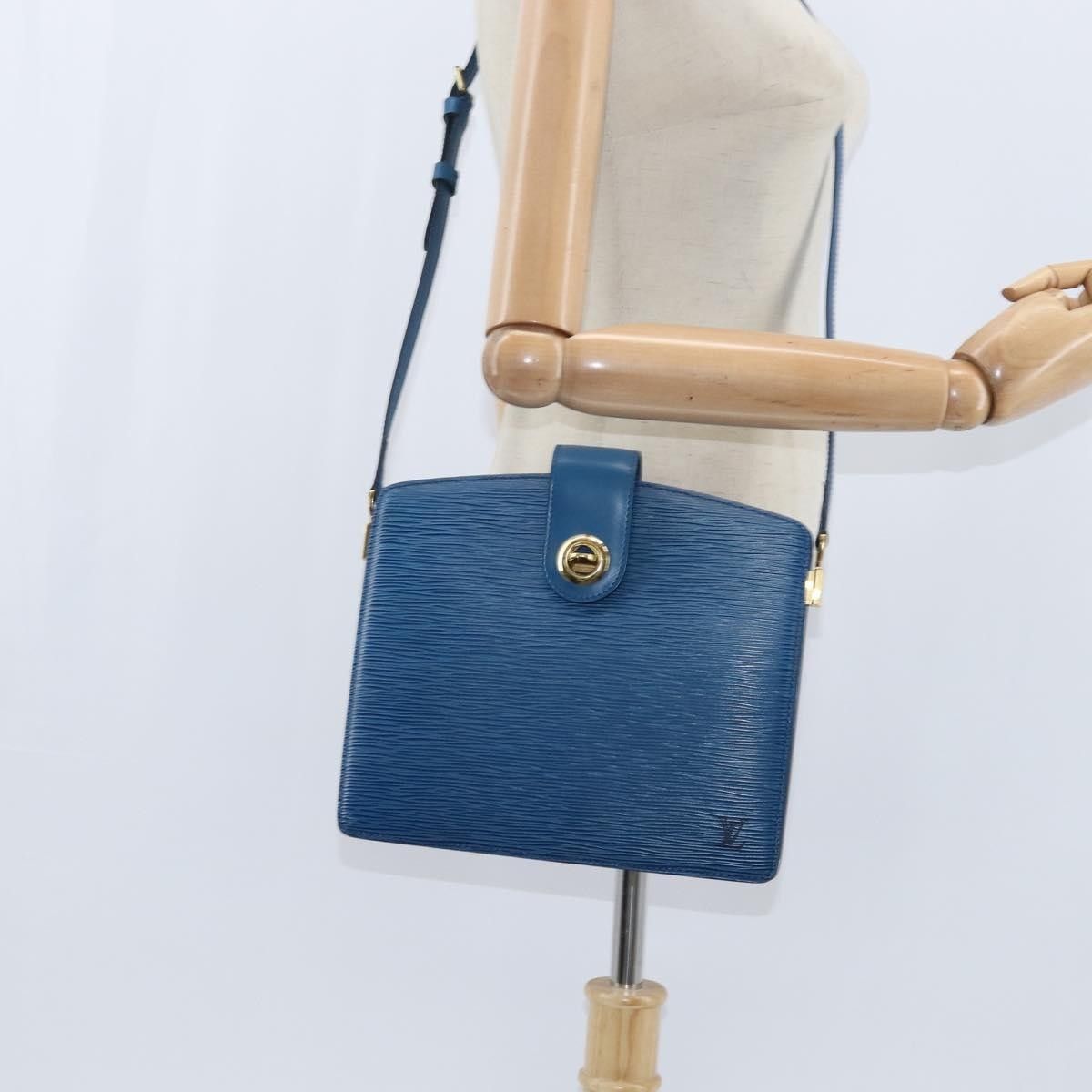Louis Vuitton Louis Vuitton Capucines Epi Leather Size ONE SIZE - 14 Thumbnail