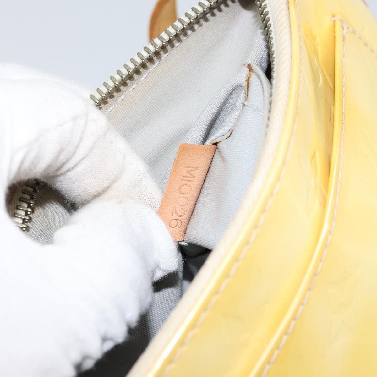 Louis Vuitton Louis Vuitton Minna Street Handbag Monogram Vernis Size ONE SIZE - 7 Thumbnail