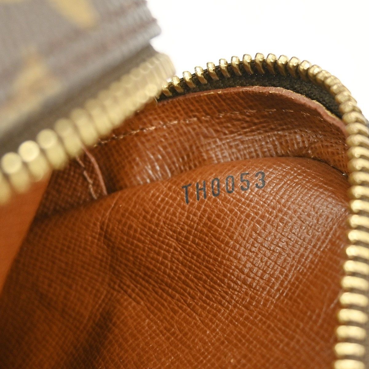 Louis Vuitton Louis Vuitton Amazone Bag Monogram Canvas Size ONE SIZE - 5 Thumbnail
