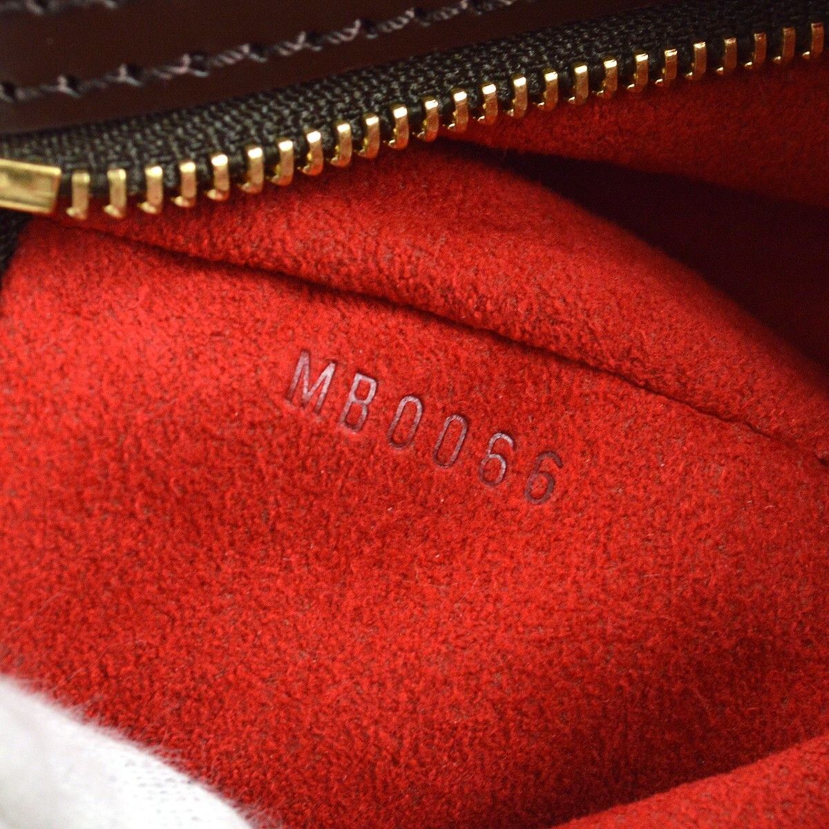 Louis Vuitton Louis Vuitton Uzes Handbag Damier Size ONE SIZE - 4 Thumbnail