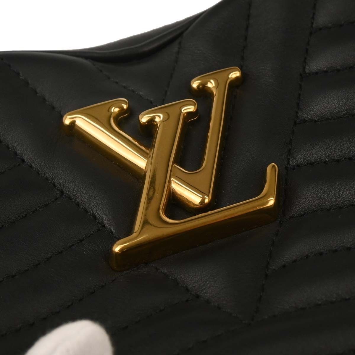 Louis Vuitton Louis Vuitton New Wave Heart Crossbody Bag Quilted Leather Size ONE SIZE - 8 Thumbnail