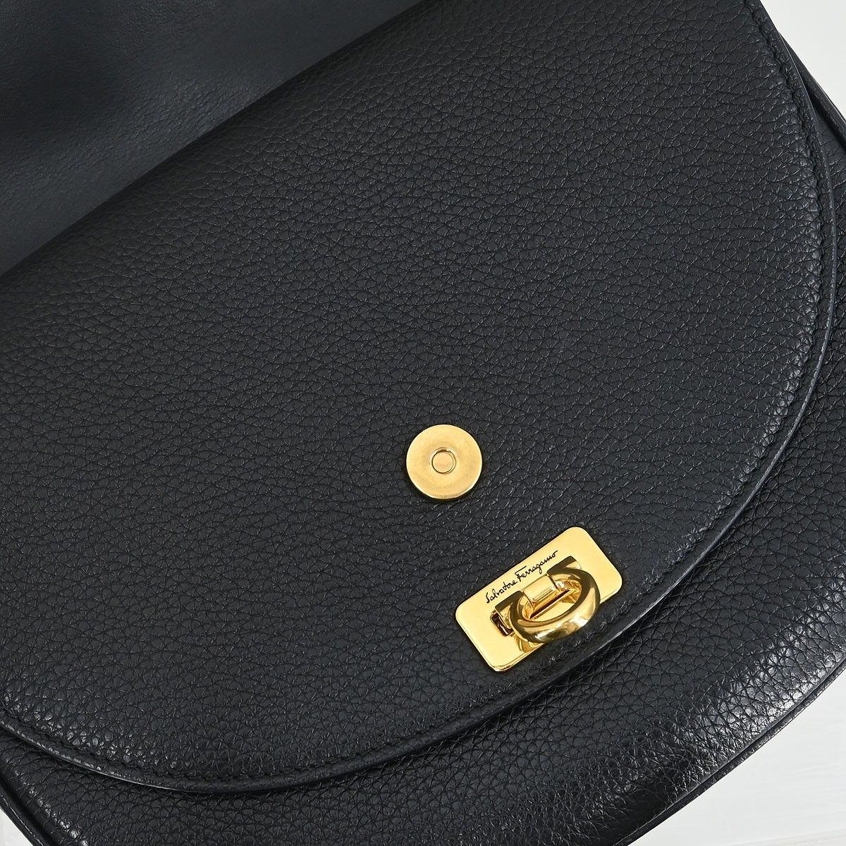 Salvatore Ferragamo Salvatore Ferragamo Vintage Shoulder Bag Leather Size ONE SIZE - 7 Thumbnail