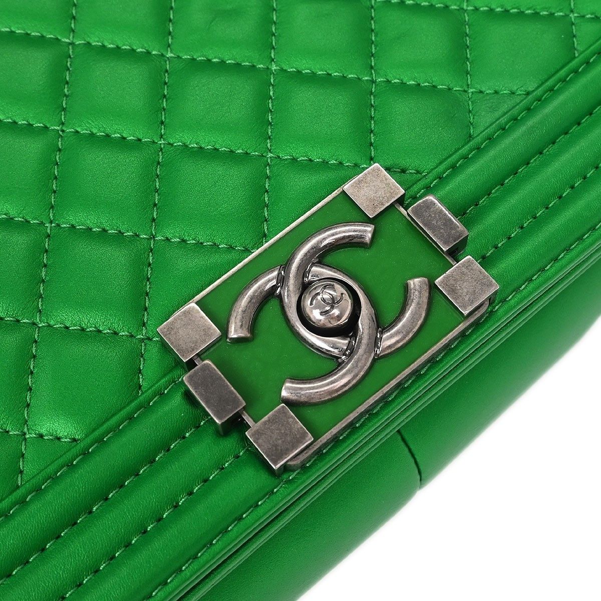 Chanel Chanel Boy Flap Bag Quilted Lambskin Size ONE SIZE - 7 Thumbnail