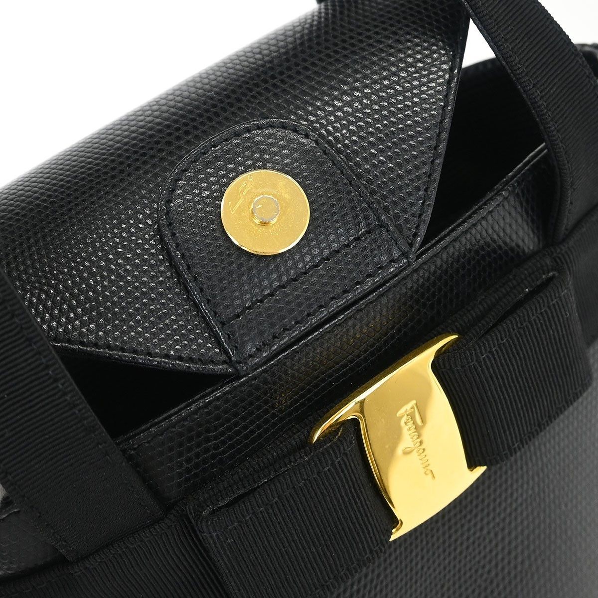 Salvatore Ferragamo Salvatore Ferragamo Vara Bow Top Handle Bucket Bag Leather Size ONE SIZE - 8 Thumbnail
