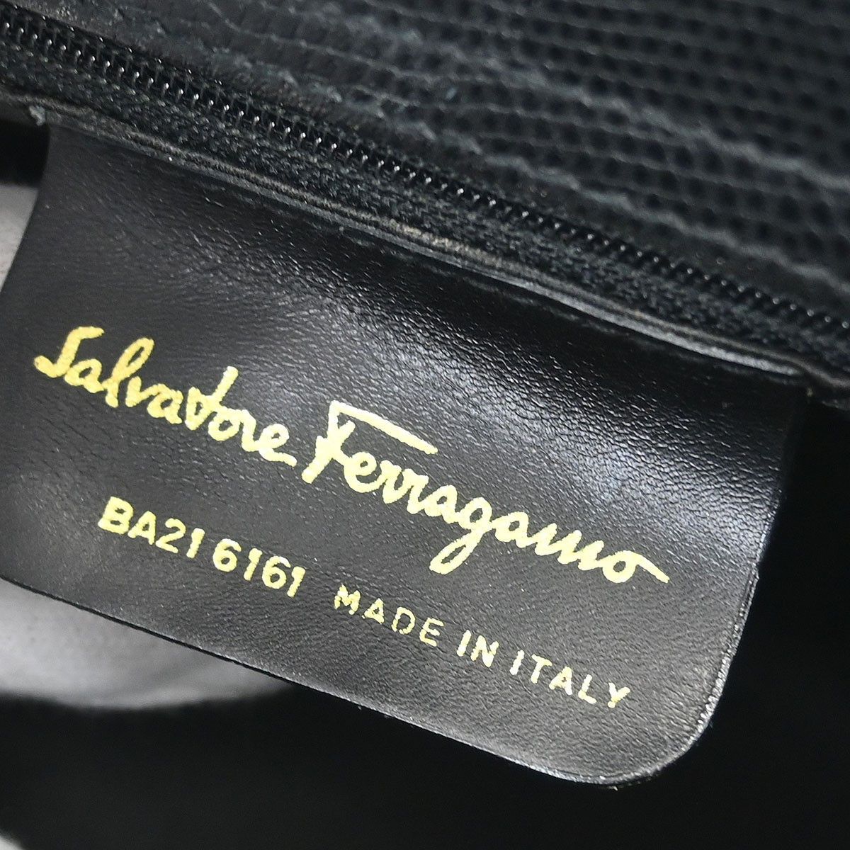 Salvatore Ferragamo Salvatore Ferragamo Vara Bow Top Handle Bucket Bag Leather Size ONE SIZE - 4 Thumbnail