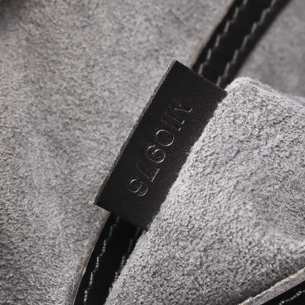 Louis Vuitton Louis Vuitton Alma Handbag Epi Leather Size ONE SIZE - 5 Thumbnail