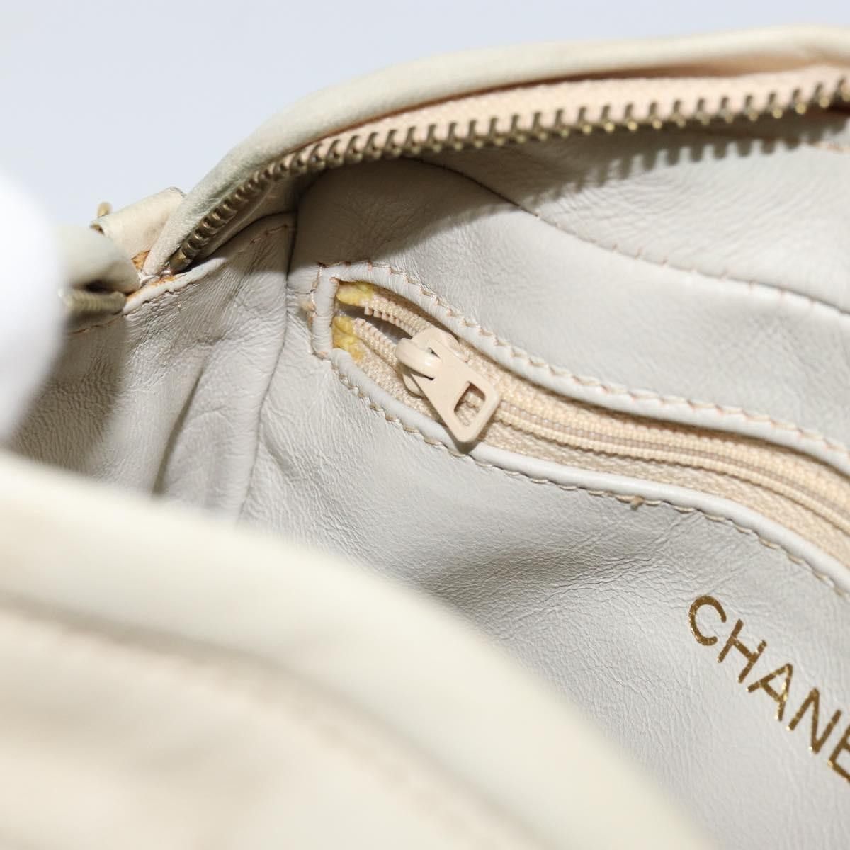 Chanel Chanel Vintage Front Pocket Camera Quilted Lambskin Size ONE SIZE - 13 Thumbnail