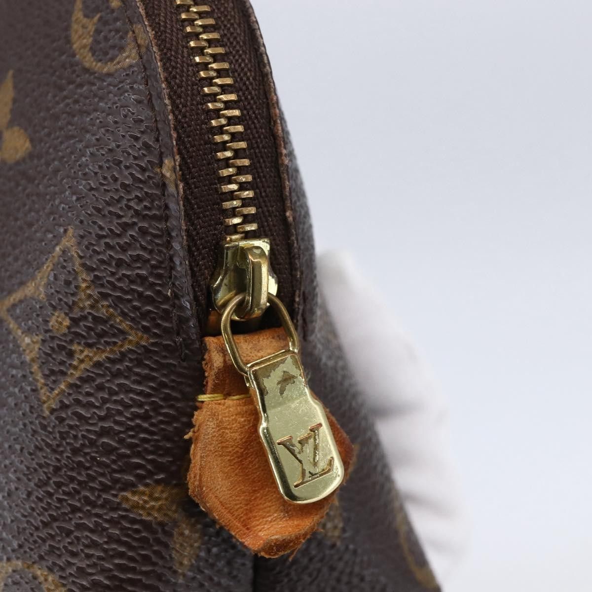 Louis Vuitton Louis Vuitton Cosmetic Pouch Monogram Canvas Size ONE SIZE - 13 Thumbnail