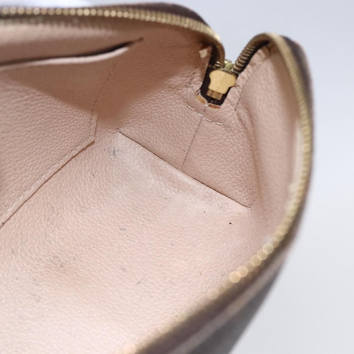 Louis Vuitton Louis Vuitton Cosmetic Pouch Monogram Canvas Size ONE SIZE - 17 Thumbnail