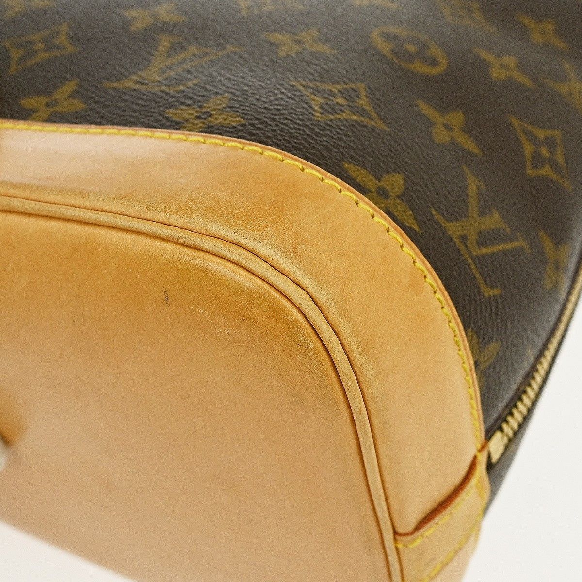 Louis Vuitton Louis Vuitton Alma Handbag Monogram Canvas Size ONE SIZE - 7 Thumbnail
