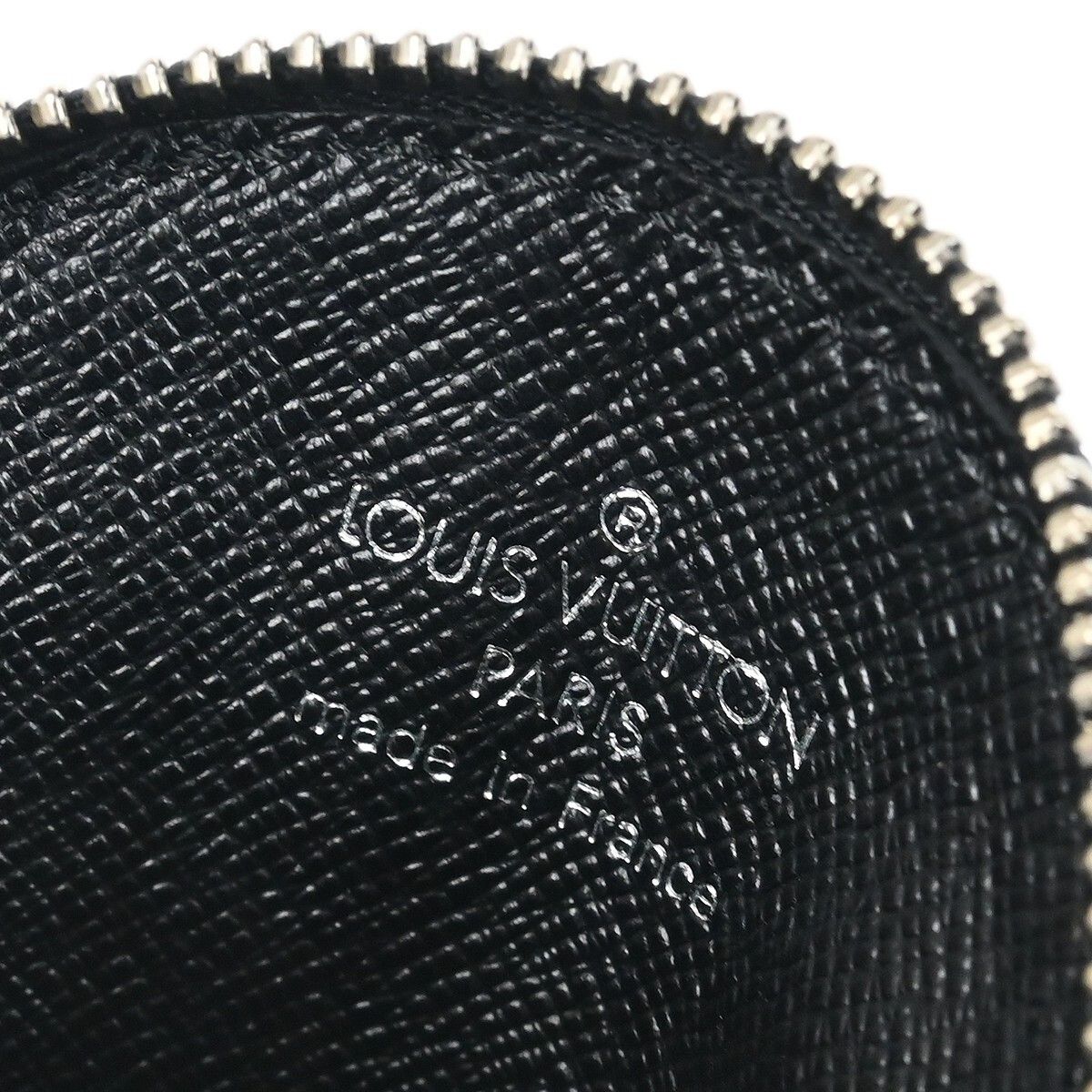 Louis Vuitton Louis Vuitton Round Coin Purse Limited Edition Monogram Silk Size ONE SIZE - 4 Thumbnail