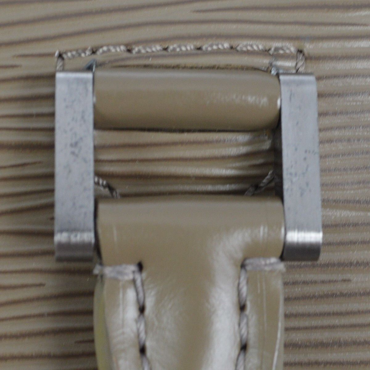 Louis Vuitton Louis Vuitton Pont Neuf Handbag Epi Leather Size ONE SIZE - 10 Thumbnail