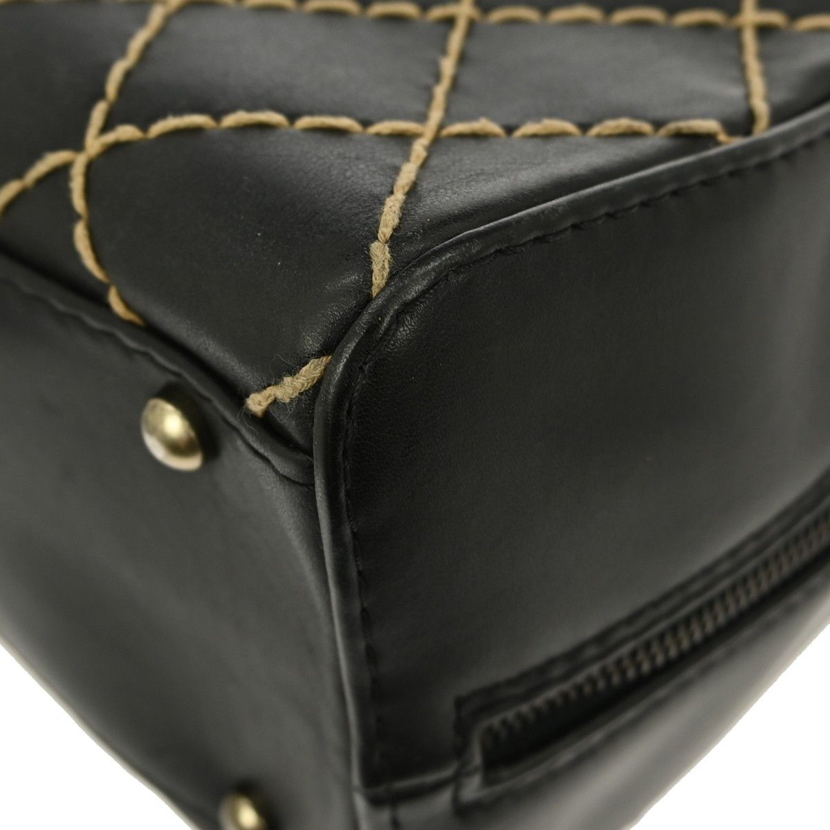 Chanel Chanel Surpique Zip Around Satchel Quilted Leather Size ONE SIZE - 7 Thumbnail
