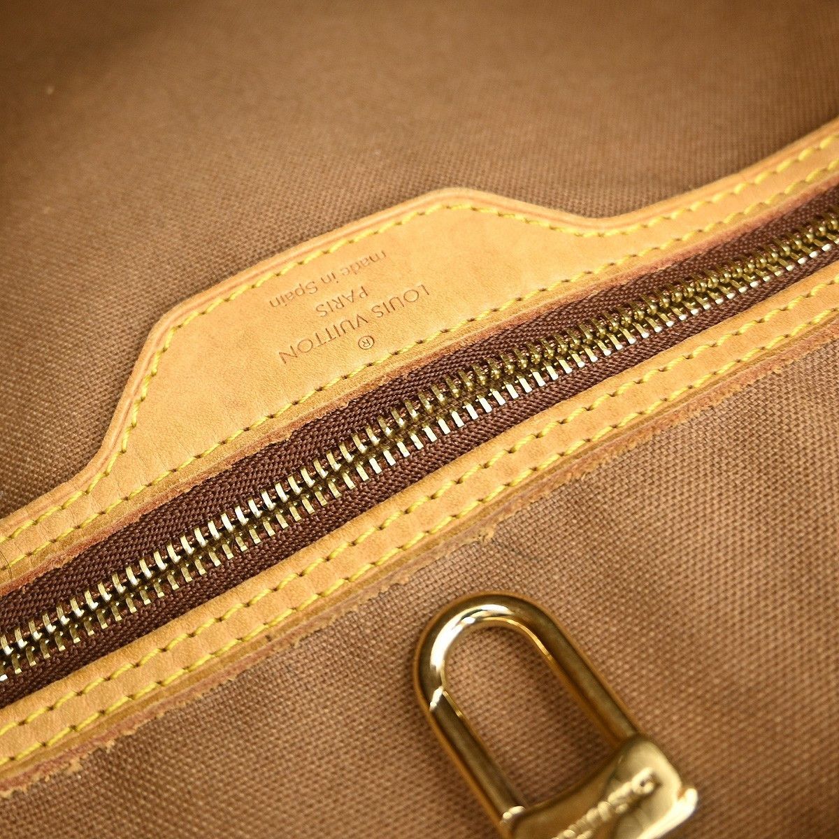 Louis Vuitton Louis Vuitton Batignolles Handbag Monogram Canvas Size ONE SIZE - 4 Thumbnail