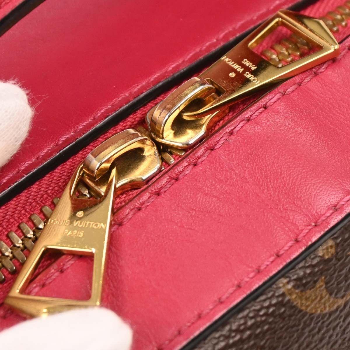 Louis Vuitton Louis Vuitton Saintonge Handbag Monogram Canvas with Leather Size ONE SIZE - 7 Thumbnail