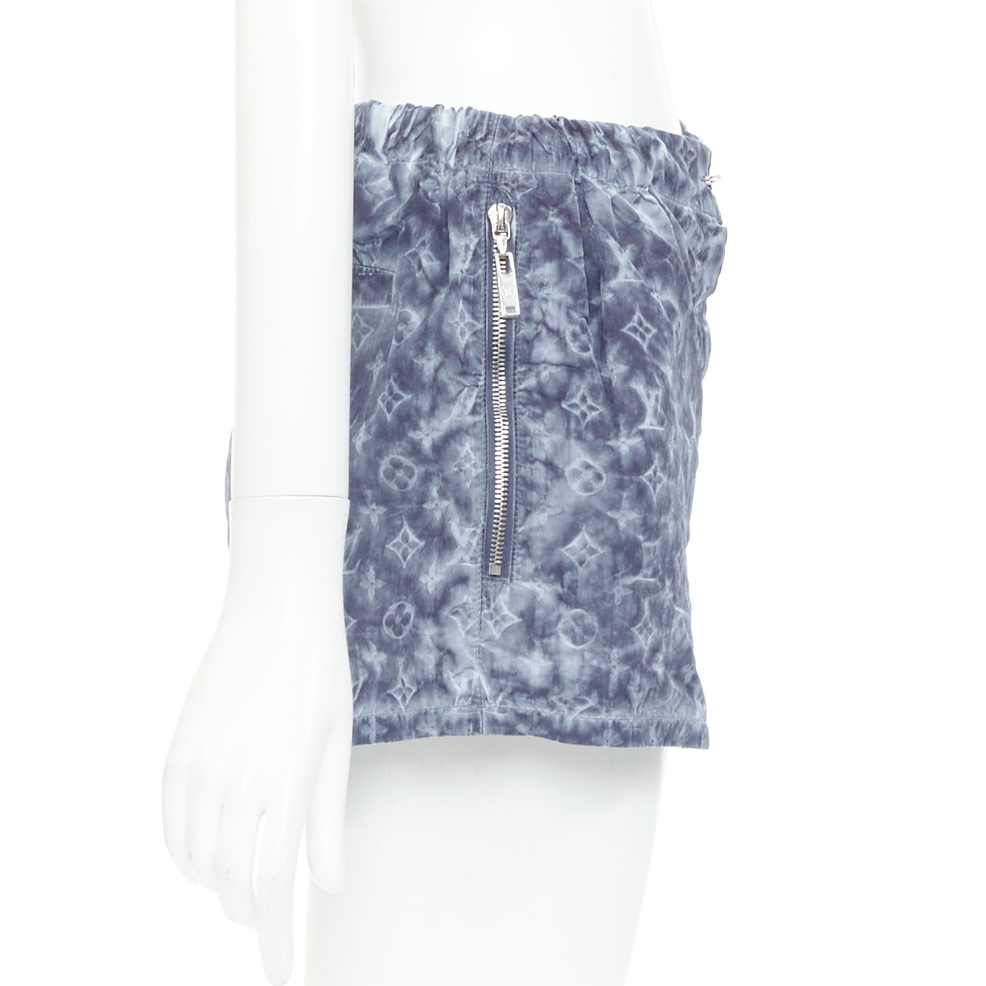 Louis Vuitton LOUIS VUITTON blue grey tie dye stencil effect monogram print shorts FR36 S Size 27" / US 4 / IT 40 - 4 Thumbnail