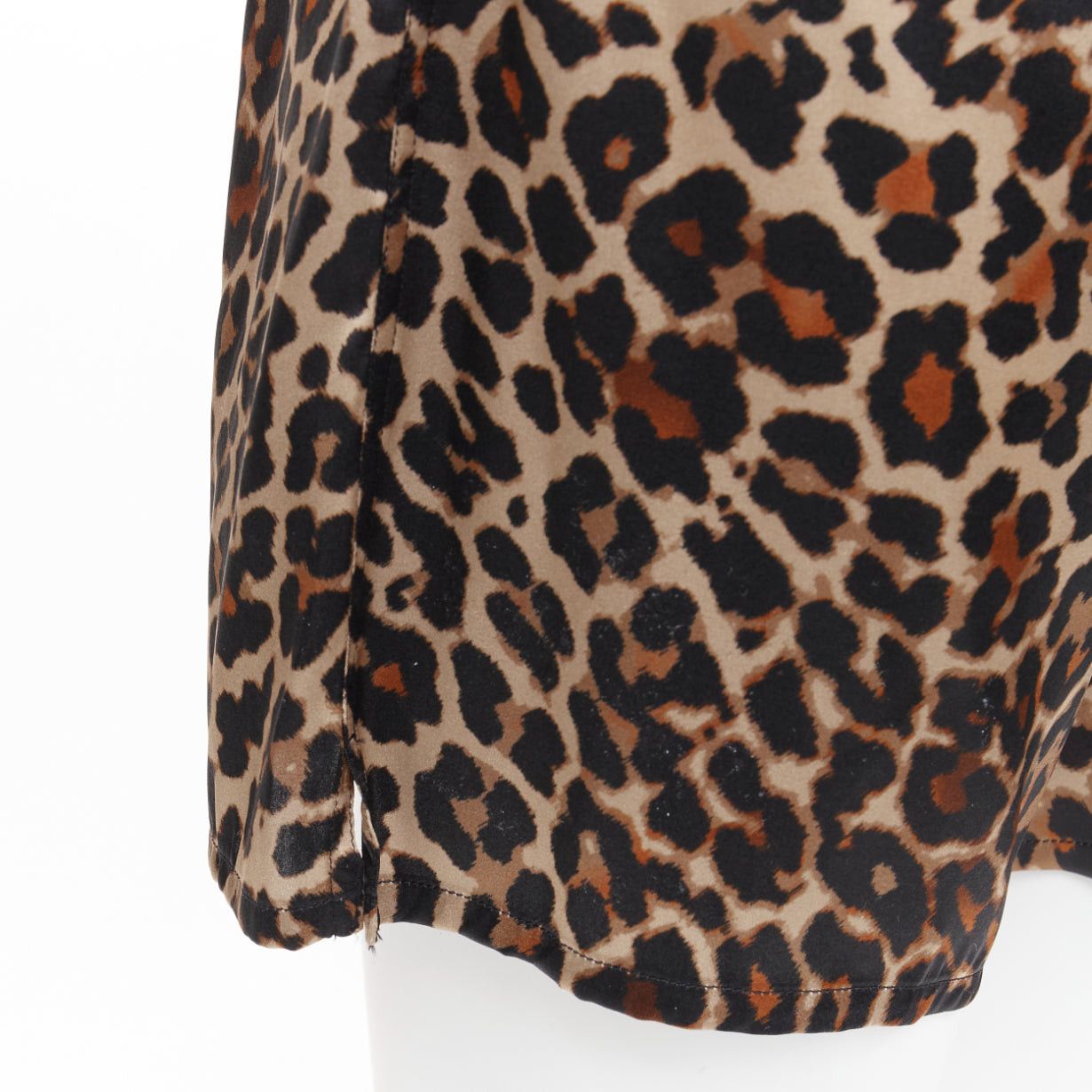 Tom Ford TOM FORD brown silk satin leopard print TF logo velvet trim shorts XS Size 27" / US 4 / IT 40 - 7 Thumbnail