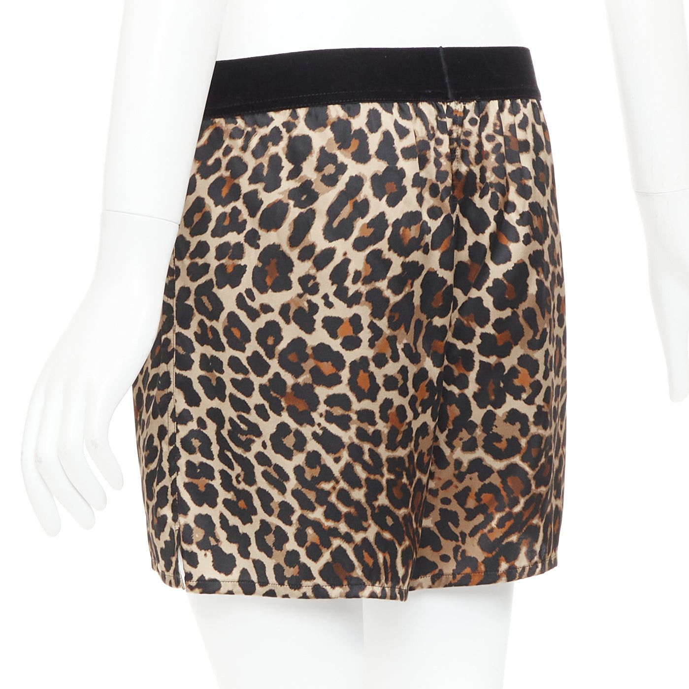 Tom Ford TOM FORD brown silk satin leopard print TF logo velvet trim shorts XS Size 27" / US 4 / IT 40 - 6 Thumbnail
