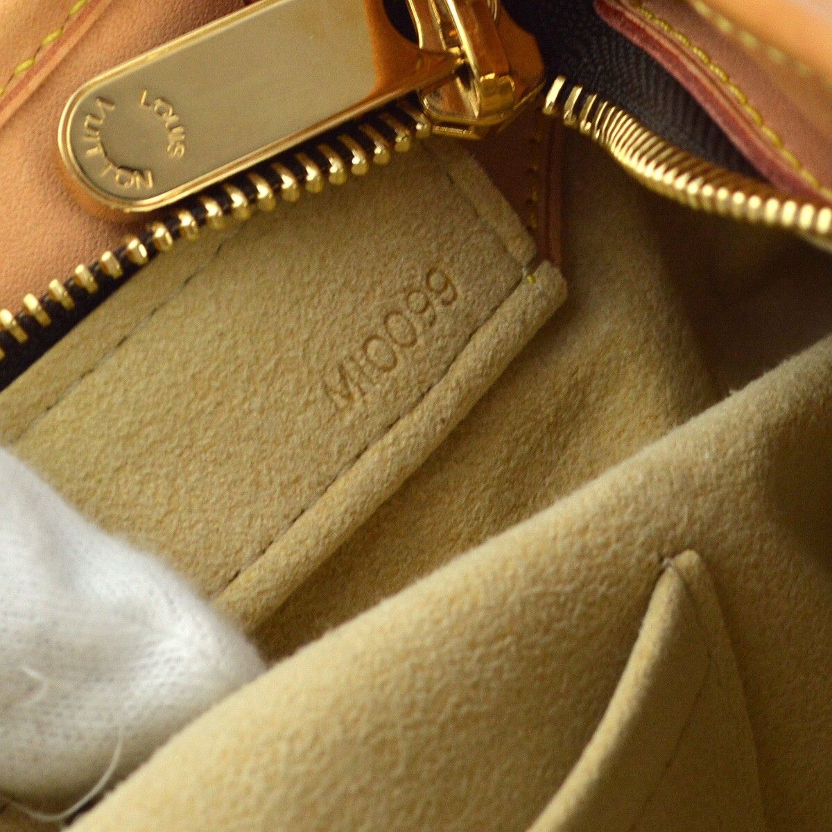 Louis Vuitton Louis Vuitton Boetie Handbag Monogram Canvas Size ONE SIZE - 5 Thumbnail